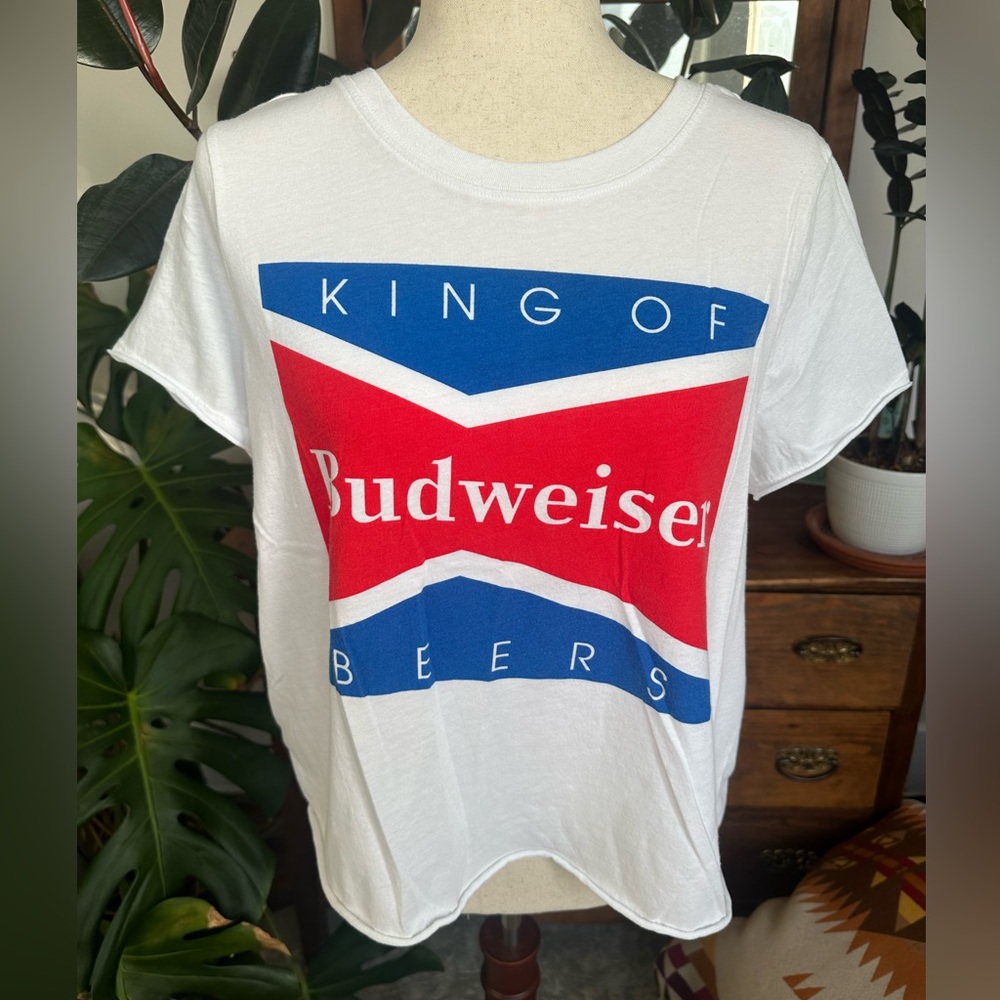 NWOT Torrid Budweiser graphic crop short sleeve t-shirt size 0 (large)